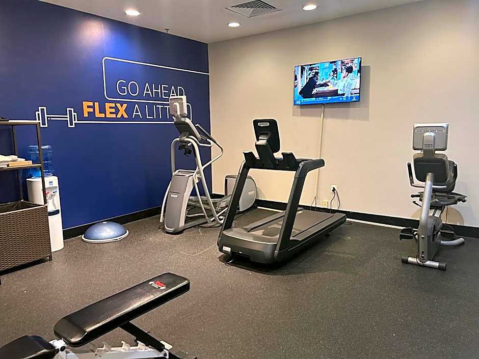 Holiday Inn Express Fredericksburg - Southpoint By IHG