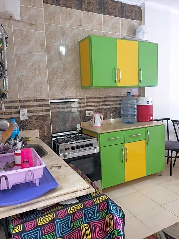 لاسرينا عيون موسي راس سدر أرضي بجاردن فيو بحر وعلي البيسين للعائلات فقط