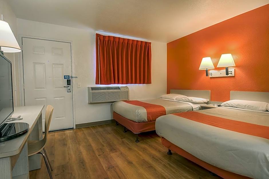 Motel 6 Chino, CA