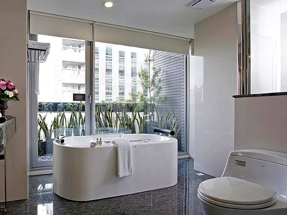 CHECK inn Select Taichung Dadun