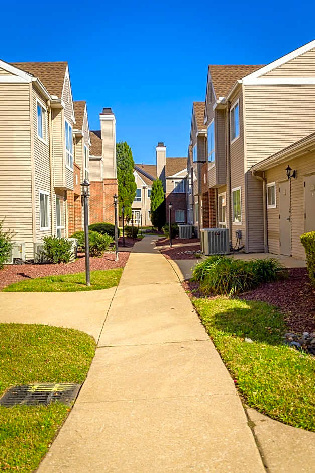 Philadelphia Suites at Airport - An Extended Stay Hotel