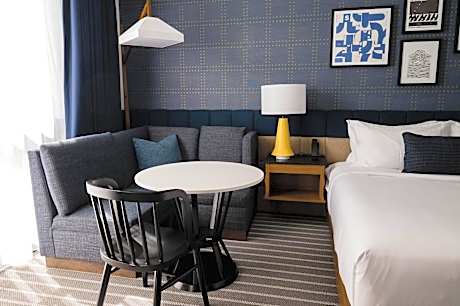 King Suite with Sofa - Disability Access/Non Smoking