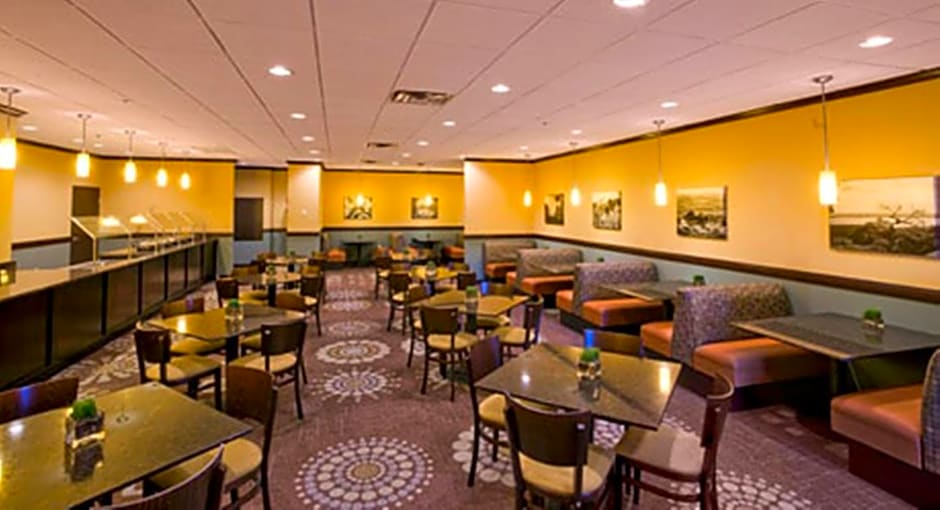 Wyndham Garden Oklahoma City - Near OKC Airport, Restaurants, Mins-to Outlet Mall & Down Town