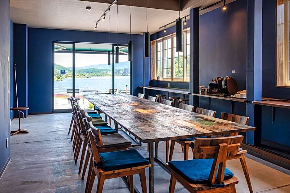 Hütte Jil Shirakabako at 1,400m