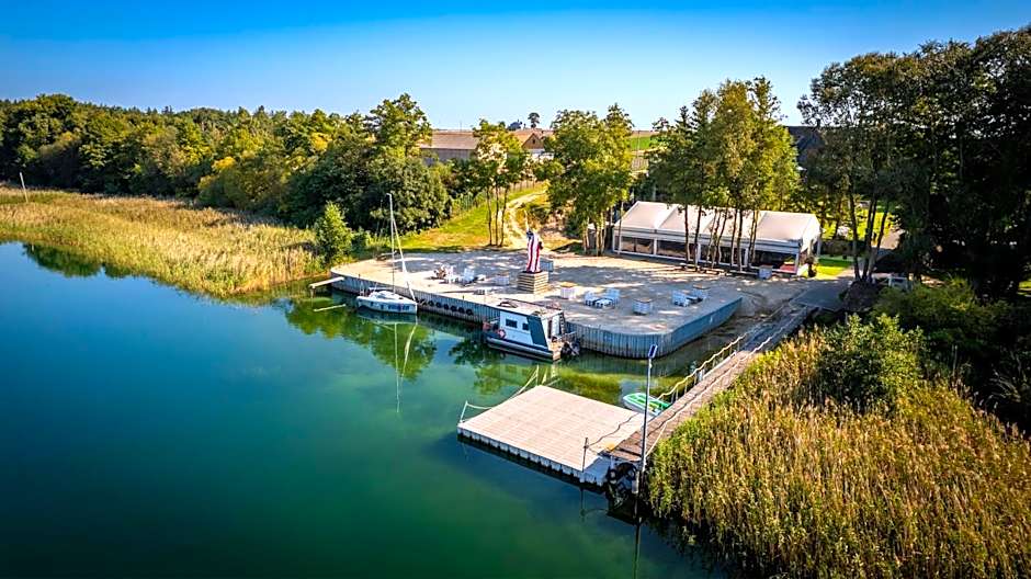 Dom Wypoczynkowy "Pod Strzechą" w Giewartowie