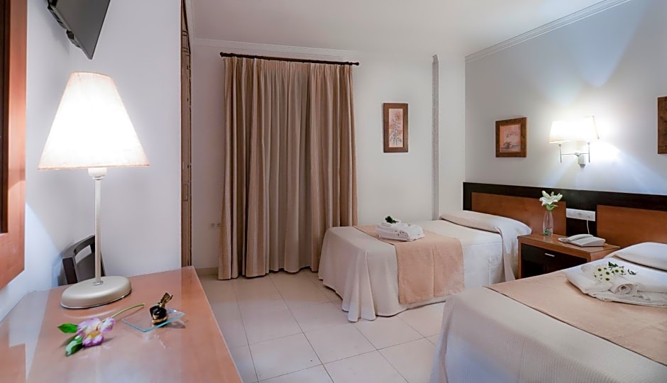 Hotel Restaurante Blanco y Verde