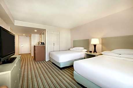 Studio with Two Double Beds - Non-Smoking