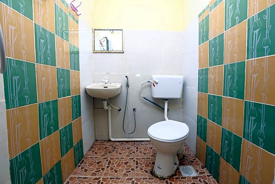 OYO 89819 Raz Hotel Kelulut