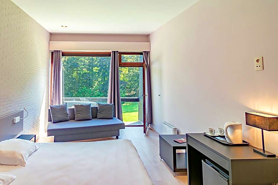 Photo 1 of 6 of Double Room