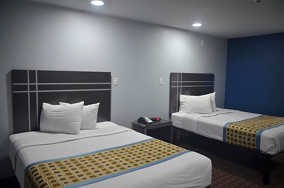 Travelers Inn