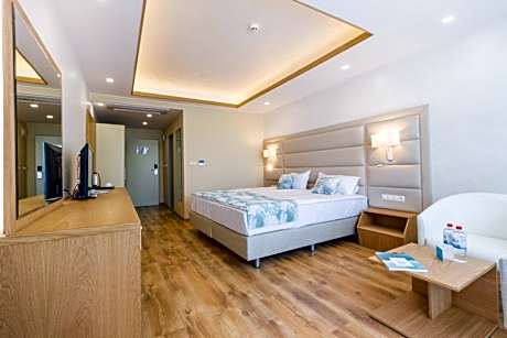 Twin Room with Balcony