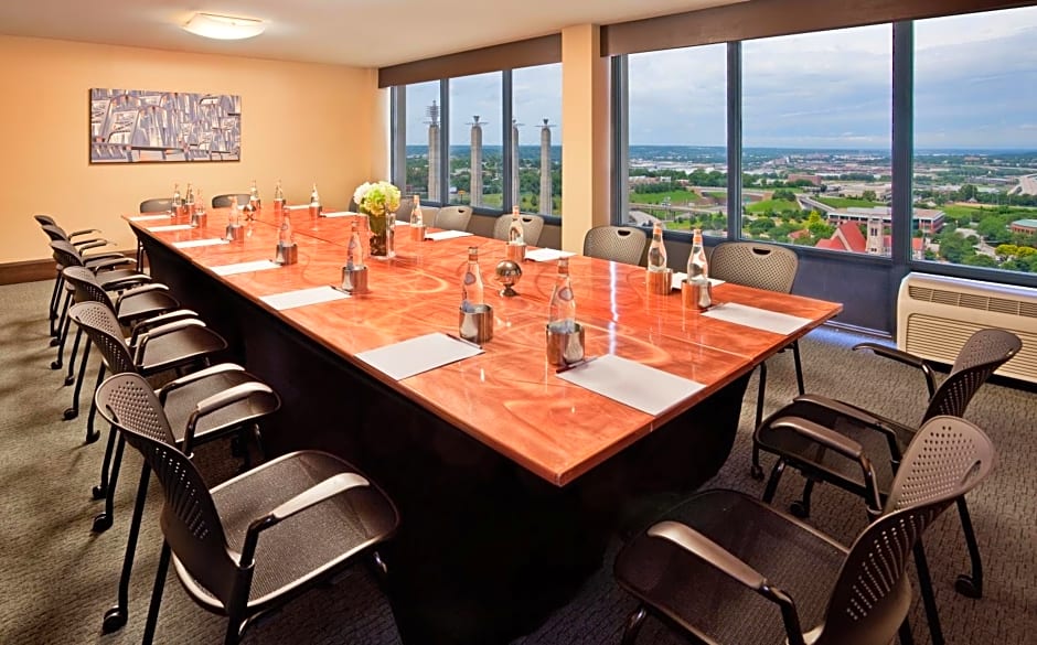 Crowne Plaza Hotel Kansas City Downtown By IHG