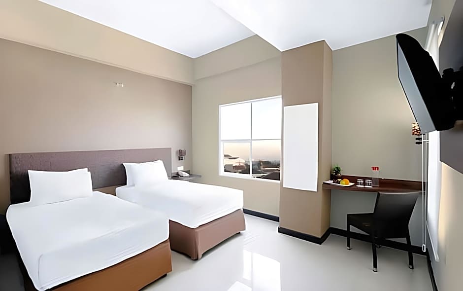 Tree Hotel Panakkukang Makassar By LIFE