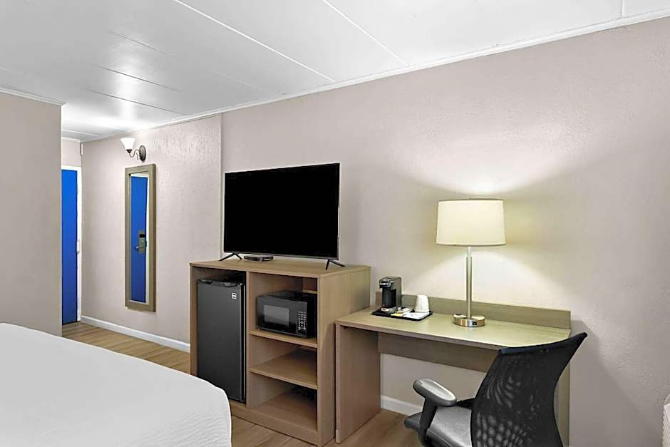 Travelodge by Wyndham Aberdeen
