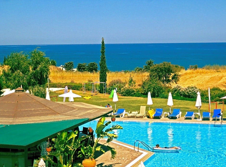 Akamanthea Holiday Village