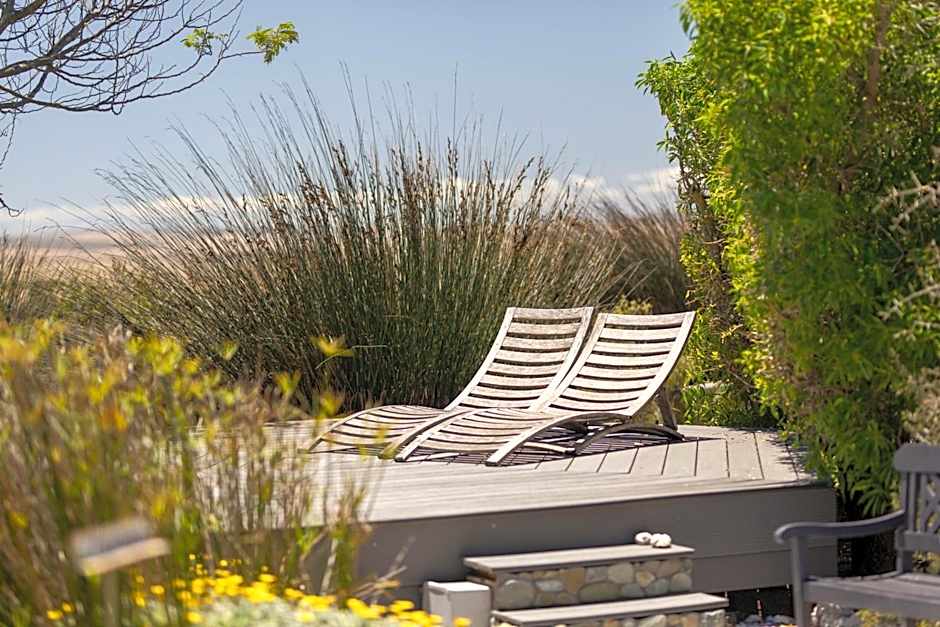 Farr Out Guest House