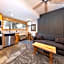 Red Wolf Lakeside Lodge