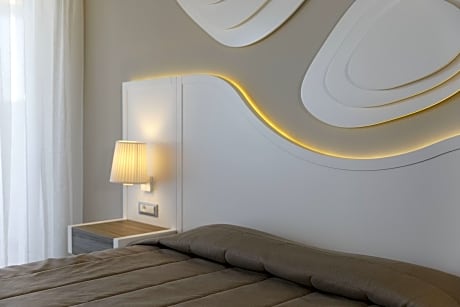 Family Room, Balcony, Sea View (Executive) (1 Double Bed and 2 Twin Beds)