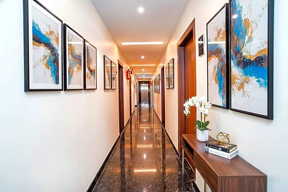 FabHotel Savi Inn - Nr. Mantri Square Mall