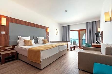 My Favorite Club Double Superior Sea View