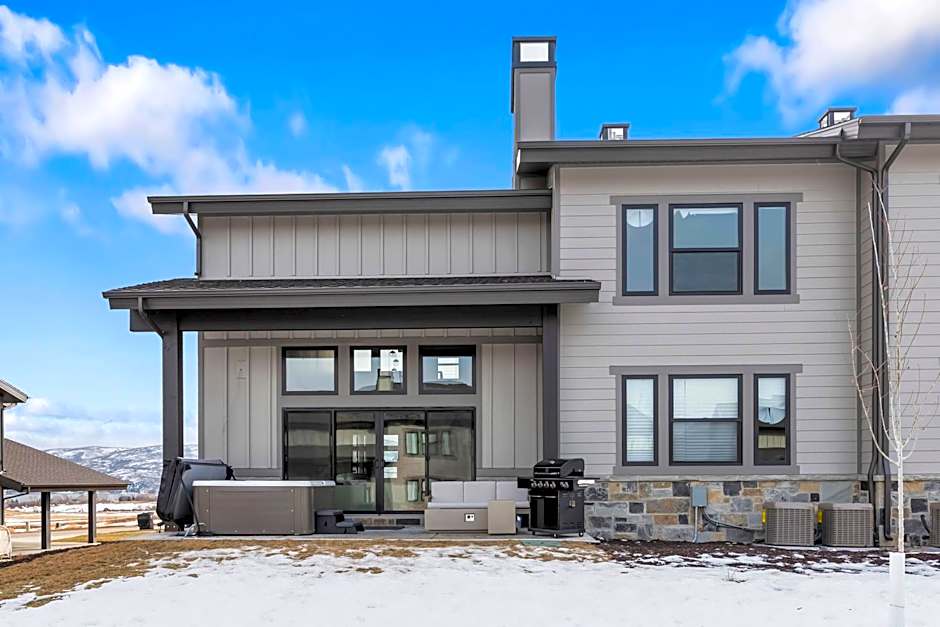 Luxury Stays Club 1012, New lovely 4br TH, New Deer Valley 1 min Park City 10 min