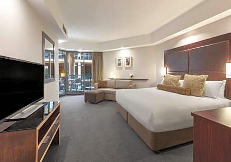 Courtyard King Room