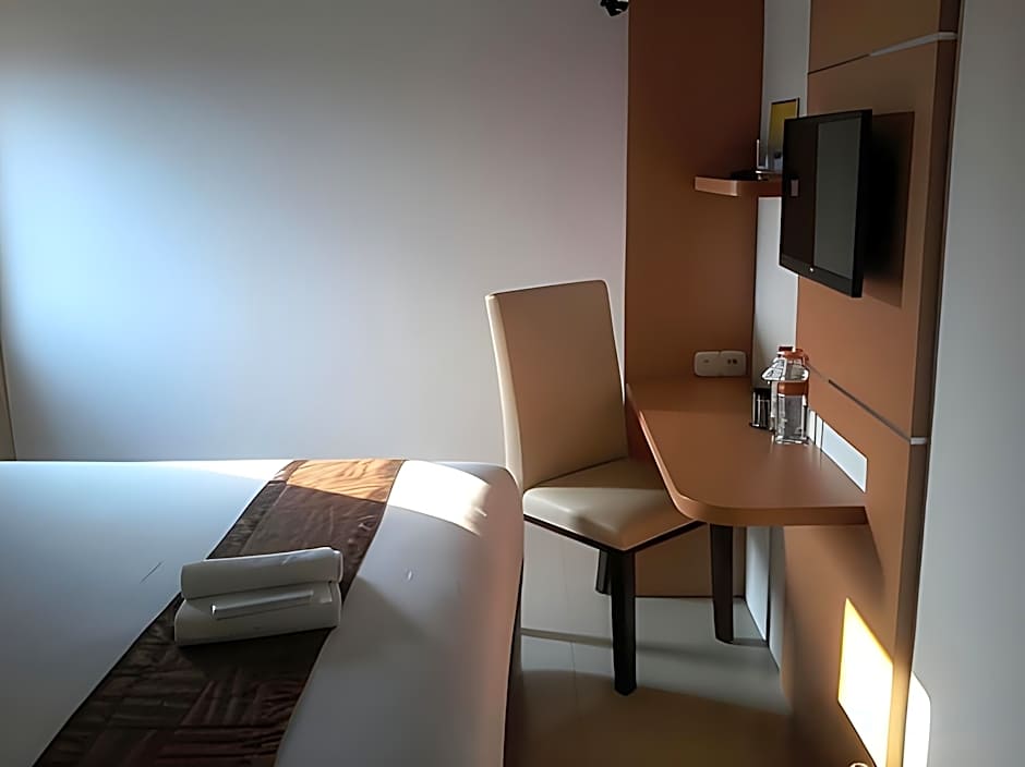 Nozz Hotel