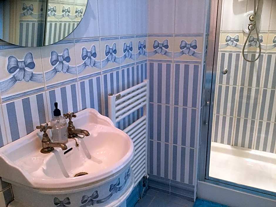 Plas Y Dderwen Bed and Breakfast