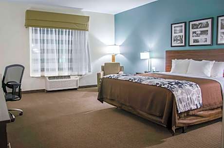 King Suite with Kitchenette - Non-Smoking