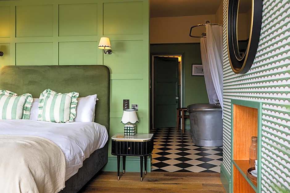 The London & Paris Hotel