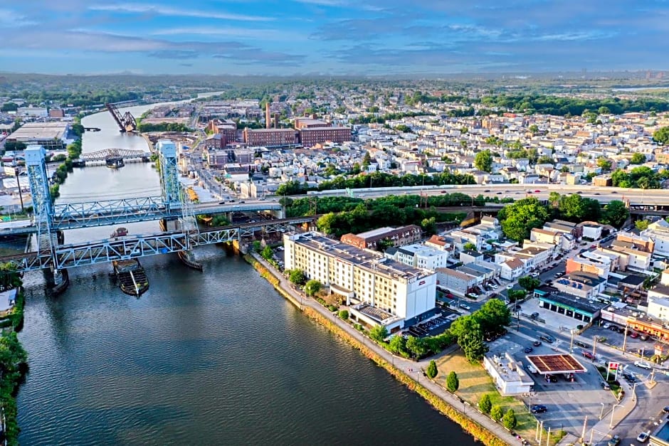 Hampton Inn By Hilton & Suites Newark-Harrison-Riverwalk