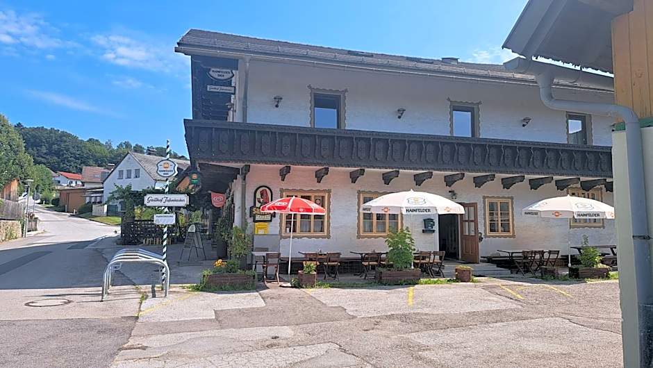 Dorfgasthof und Frühstückspension Tiefenbacher