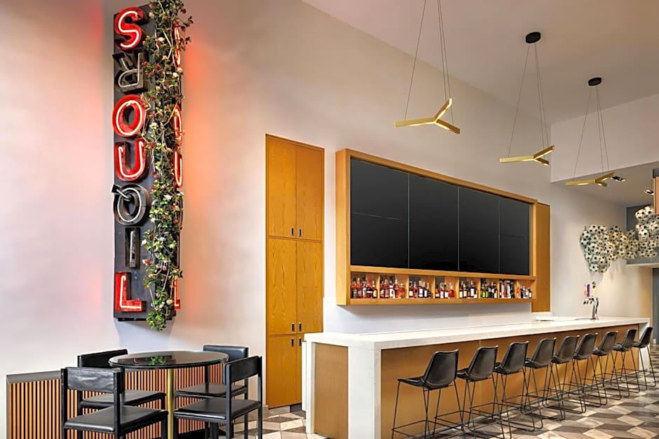 Le Meridien Columbus, The Joseph