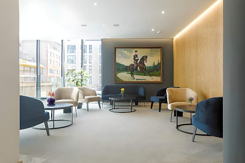 Blue Star Luxury Hotel 4*