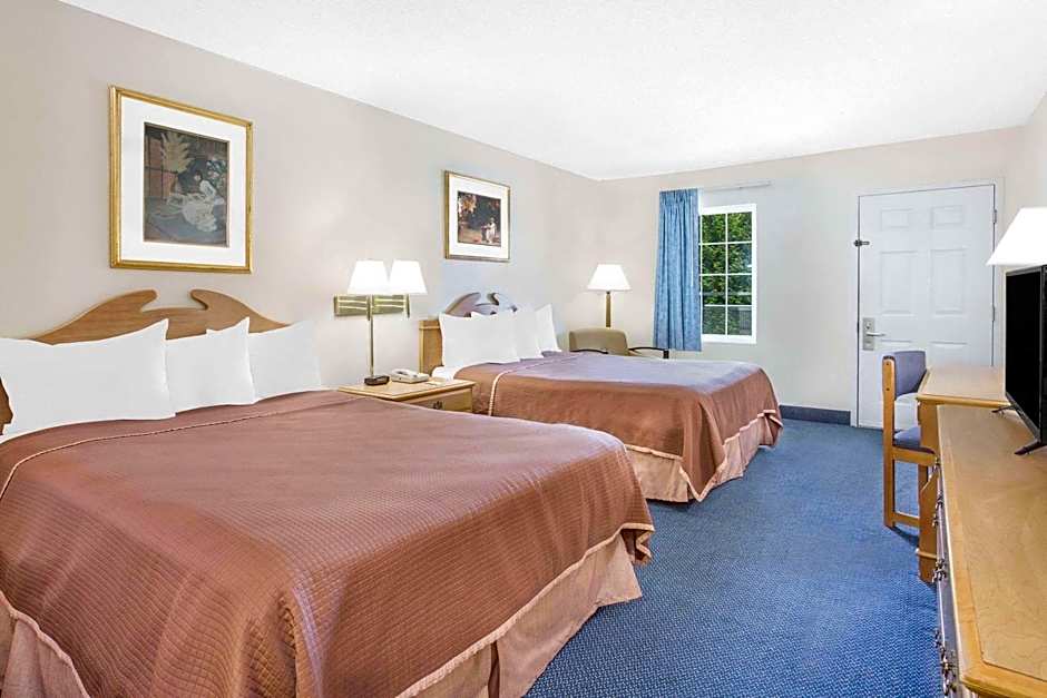 Howard Johnson by Wyndham Staunton