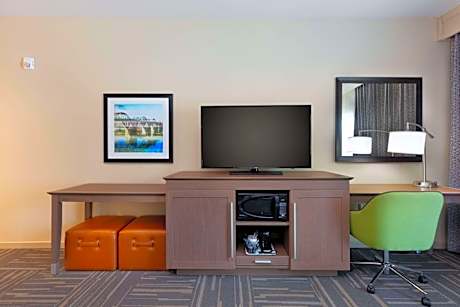 Queen Room with Two Queen Beds and Roll-In Shower - Mobility/Hearing Access - Non-Smoking