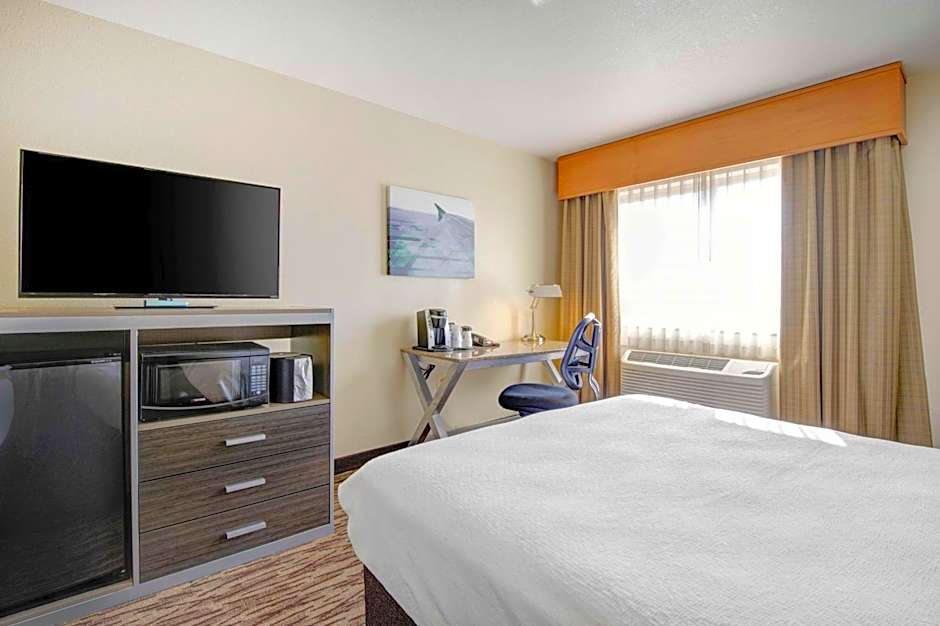 Best Western Plus Peppertree Airport Inn
