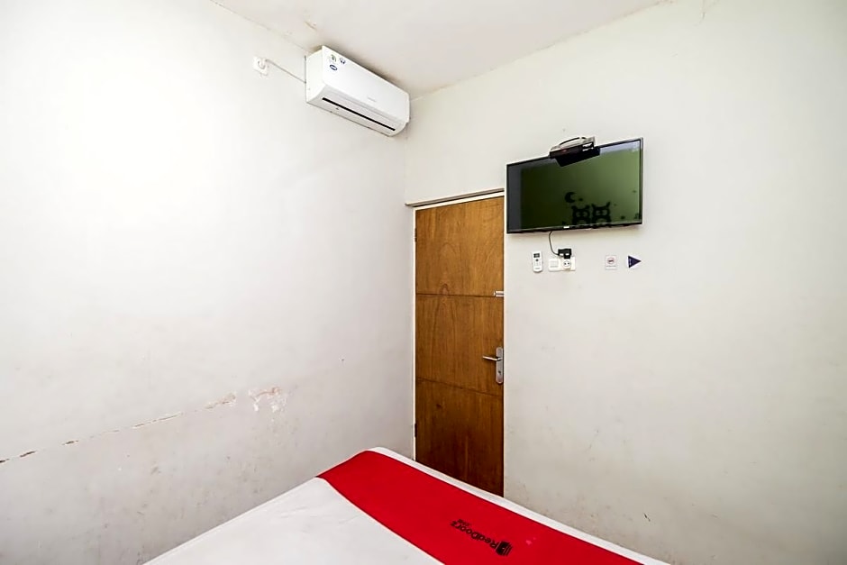 RedDoorz @ Darmo Surabaya