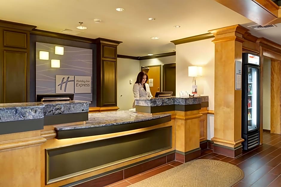 Holiday Inn Express Hotel & Suites Warwick-Providence Airport