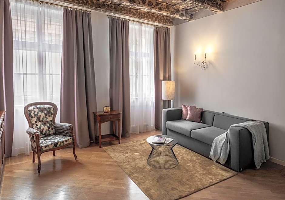 Chateau 9 Apartments by Adrez