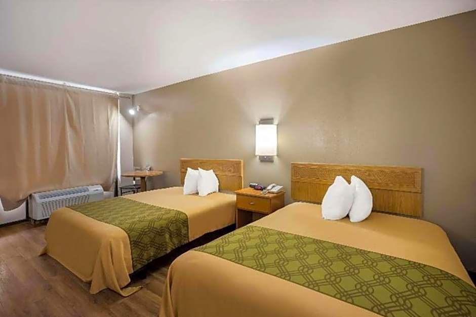 Econo Lodge Live Oak