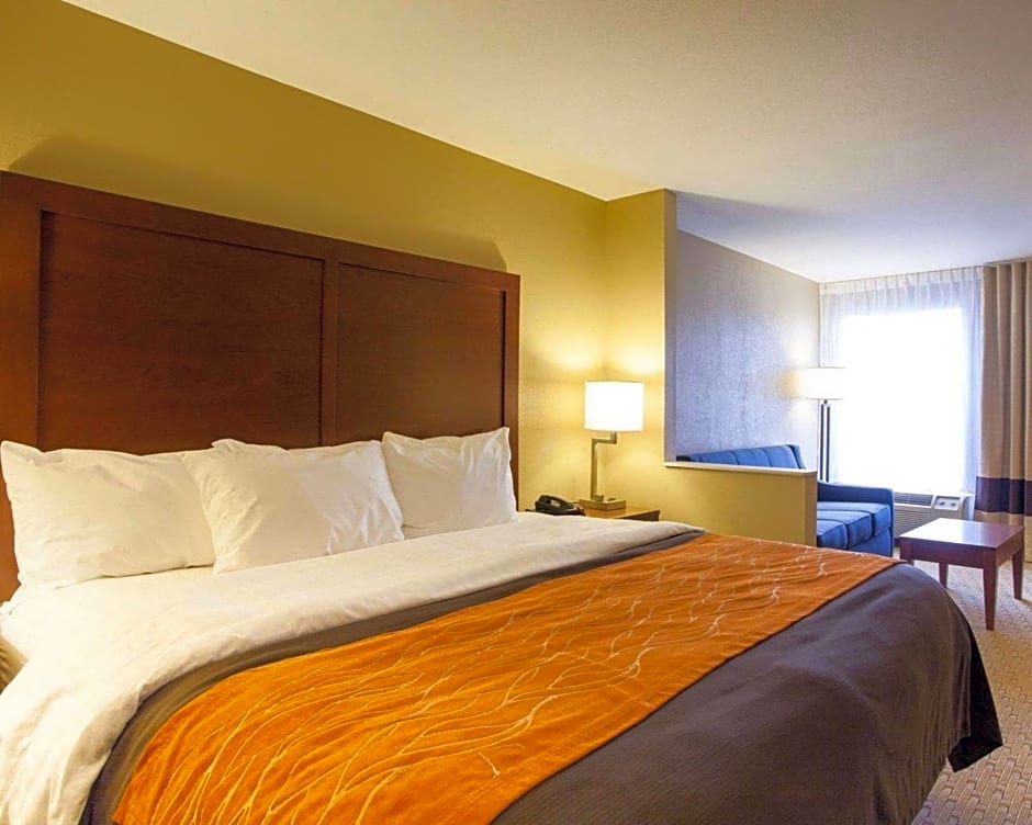 Quality Inn & Suites I-40 East