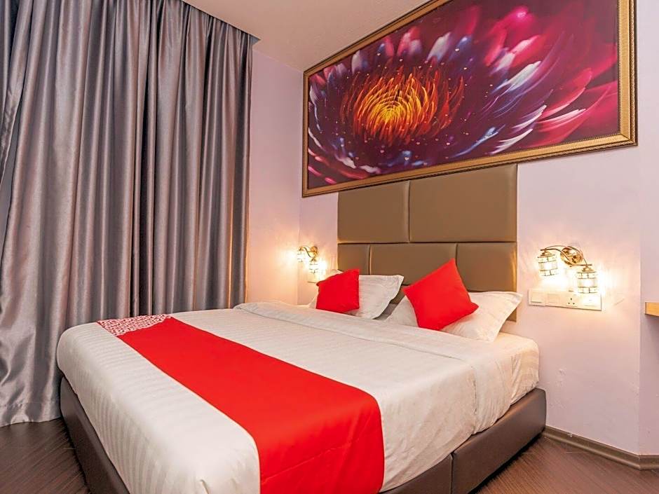 OYO 89423 Zenz Hotel