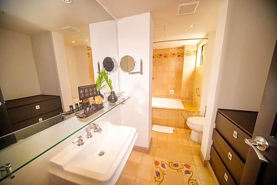 Movich Casa Del Alferez