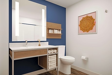 1 King Corner Wrap Around Balcony Gulf View