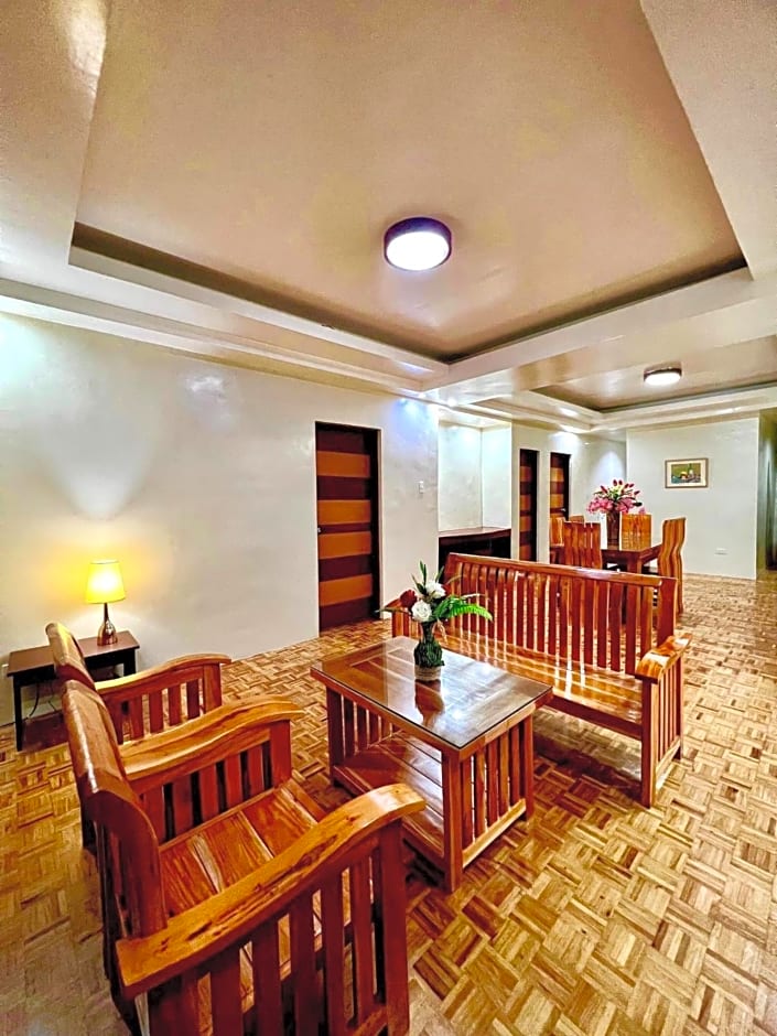 Elliannah Pines Hotel