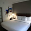 La Quinta Inn & Suites by Wyndham Houston Bush Iah South