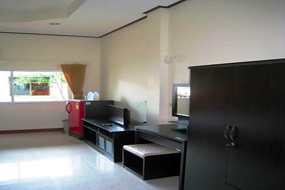 OYO 918 Kachapol Hotel