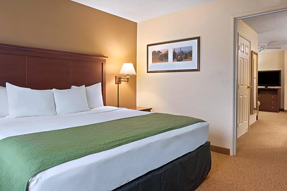 Country Inn & Suites by Radisson, Stevens Point, WI