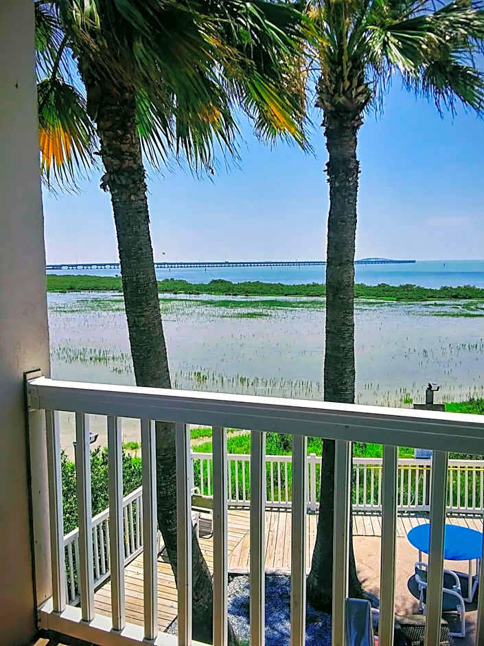 Blue Bay Inn And Suites